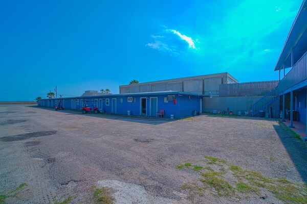 Foto van Queensize bed | Niet roken - Vakantiehuis in Corpus Christi TX - parking