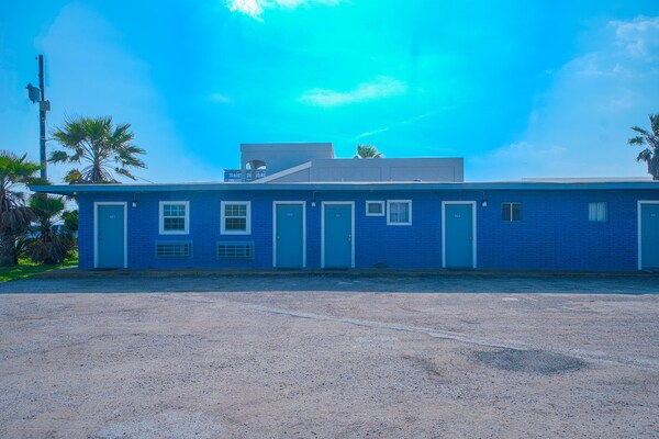 Foto van Queensize bed | Niet roken - Vakantiehuis in Corpus Christi TX - ExteriorSummer