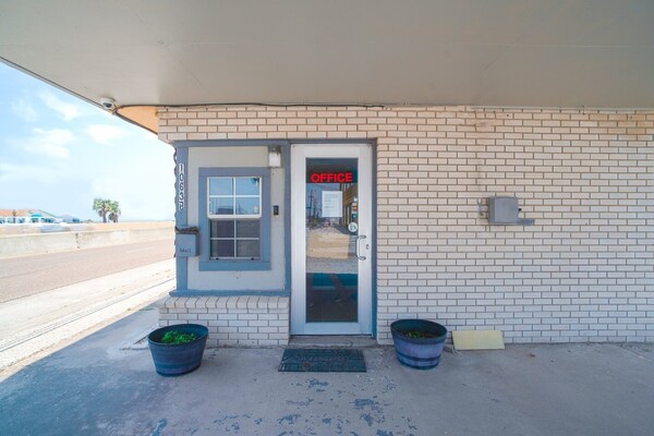 Foto van Corpus Christi, Texas | Queensize bed - Vakantiehuis in Corpus Christi TX - parking