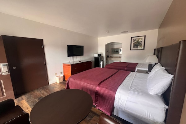 Foto van 2 tweepersoonsbedden | Rookvrij - Vakantiehuis in San Augustine, TX - BedRoom