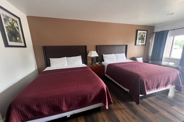 Foto van 2 tweepersoonsbedden | Rookvrij - Vakantiehuis in San Augustine, TX - BedRoom