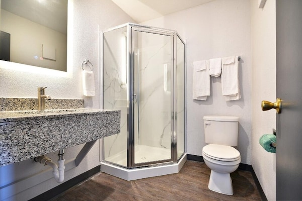 Foto van Queensize bed | Niet roken - Vakantiehuis in Shreveport LA - BathRoom