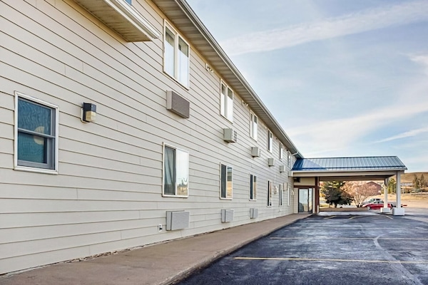 Foto van Premium tweepersoonsbed (Queensize) | Shelby MT - Vakantiehuis in Shelby MT - parking