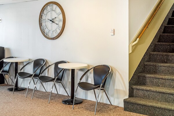 Foto van Premium tweepersoonsbed (Queensize) | Shelby MT - Vakantiehuis in Shelby MT - HallReception