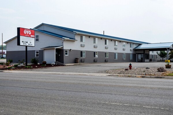 Foto van Premium tweepersoonsbed (Queensize) | Shelby MT - Vakantiehuis in Shelby MT - ExteriorSummer