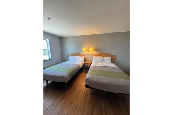 Foto van 2 Volle Bedden Met Kitchenette Non - Roken - Vakantiehuis in Sulphur LA - BedRoom