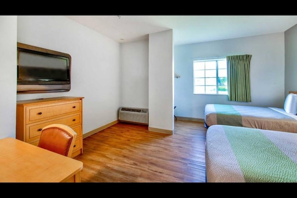 Foto van 2 Volle Bedden Met Kitchenette Non - Roken - Vakantiehuis in Sulphur LA - BedRoom