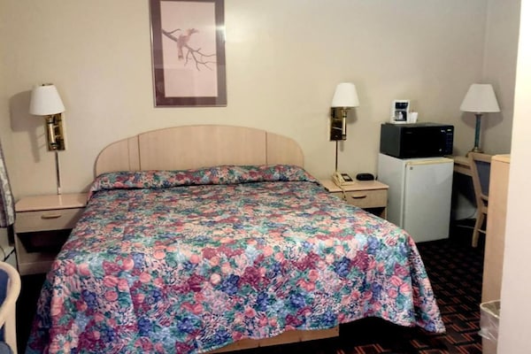 Foto van 1 Slaapkamer Appartement Met Keuken - Vakantiehuis in Seneca Falls NY - BedRoom