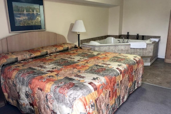 Foto van 1 Slaapkamer Appartement Met Keuken - Vakantiehuis in Seneca Falls NY - BedRoom