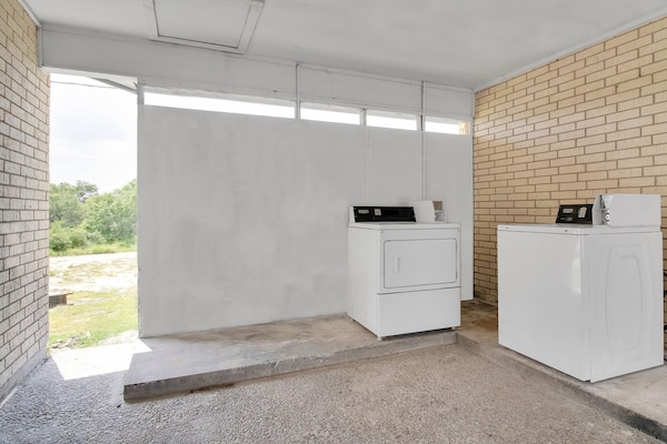 Foto van 1 Slaapkamer Suite Met Een Bubbelbad - Vakantiehuis in Three Rivers TX - Facilities