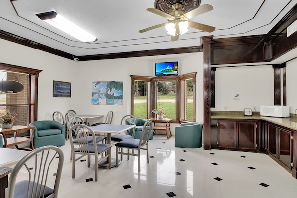 Foto van 1 Slaapkamer Suite Met Een Bubbelbad - Vakantiehuis in Three Rivers TX - FloorPlan