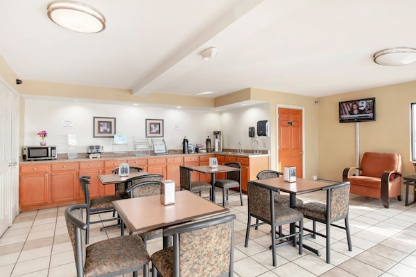 Foto van 2 tweepersoonsbedden | Roken toegestaan | Tulsa - Vakantiehuis in Tulsa - DiningRoom