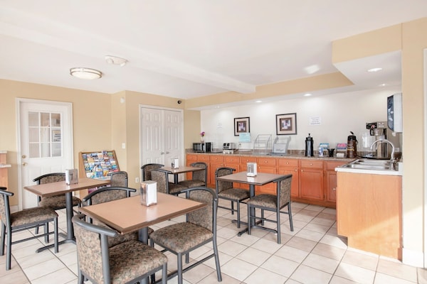 Foto van 2 tweepersoonsbedden | Roken toegestaan | Tulsa - Vakantiehuis in Tulsa - DiningRoom