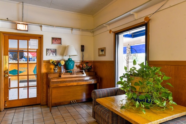 Foto van Premium camper met 2 tweepersoonsbedden | Tyler TX - DiningRoom