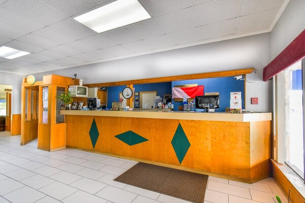 Foto van Premium camper met 2 tweepersoonsbedden | Tyler TX - HallReception