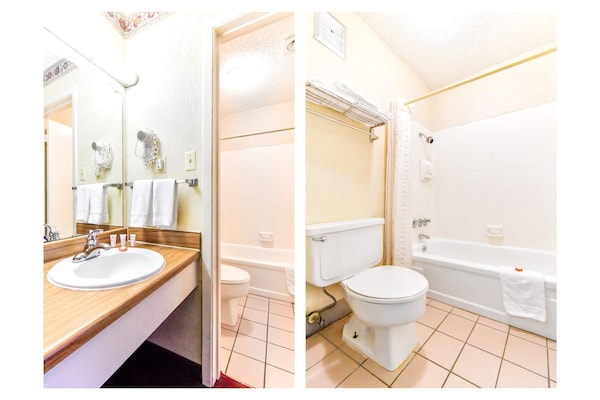 Foto van Premium kingsize bed | Tyler TX - Vakantiehuis in Tyler TX - BathRoom