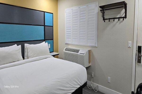 Foto van Toegankelijk tweepersoonsbed (Queen size)|Nsmk - Vakantiehuis in Victorville CA - BedRoom