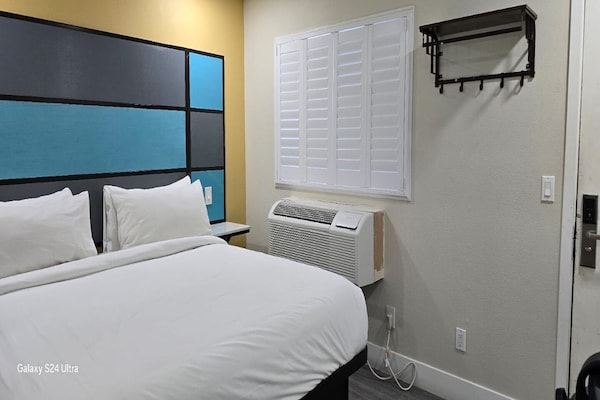 Foto van Toegankelijk tweepersoonsbed (Queen size)|Nsmk - Vakantiehuis in Victorville CA - BedRoom