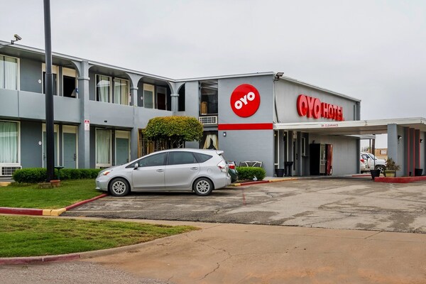 Foto van Queensize bed | Niet roken - Vakantiehuis in Wichita Falls TX - parking
