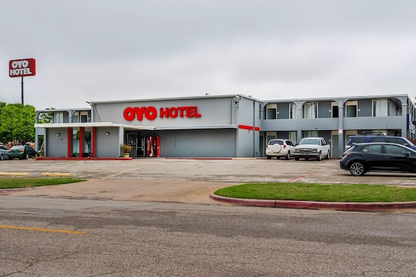 Foto van Queensize bed | Niet roken - Vakantiehuis in Wichita Falls TX - ExteriorSummer