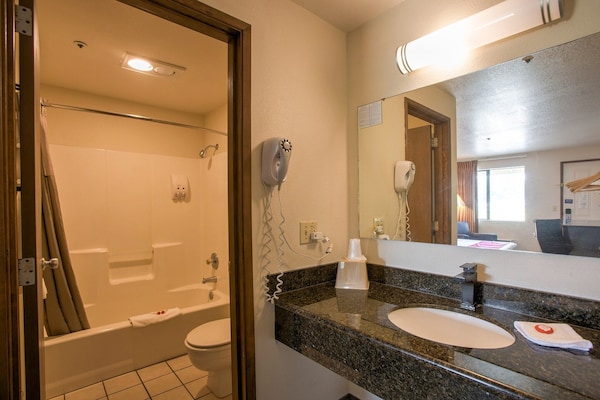 Foto van Queen Bed Toegankelijk - Vakantiehuis in Woodland WA - BathRoom