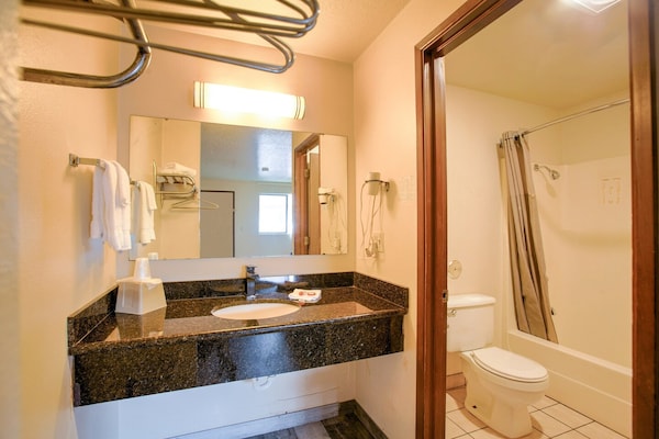 Foto van Queen Bed Toegankelijk - Vakantiehuis in Woodland WA - BathRoom