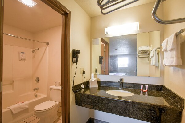 Foto van Queen Bed Toegankelijk - Vakantiehuis in Woodland WA - BathRoom