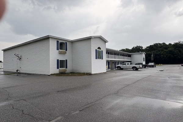 Foto van 1 Suite Met Kingsize Bed, Rokende Jacuzzi - Vakantiehuis in Hampton, SC - ExteriorSummer