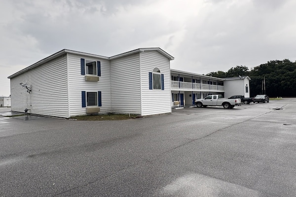 Foto van 1 Suite Met Kingsize Bed, Rokende Jacuzzi - Vakantiehuis in Hampton, SC - ExteriorSummer