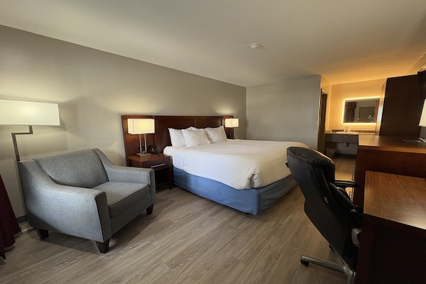 Foto van 1 Suite, Kingsize Bed, Niet-roken Jacuzzi - Vakantiehuis in Hampton, SC - BedRoom