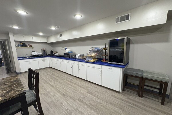 Foto van 1 Suite, Kingsize Bed, Niet-roken Jacuzzi - Vakantiehuis in Hampton, SC - FloorPlan