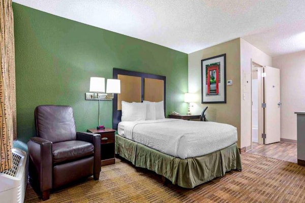 Foto van 1 Kingsize Bed | Niet-roken, Keuken - Vakantiehuis in Huntsville AL - BedRoom