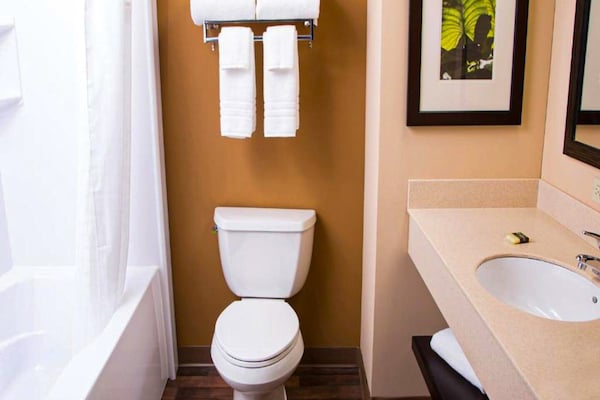 Foto van 1 Kingsize Bed | Niet-roken, Keuken - Vakantiehuis in Huntsville AL - BathRoom