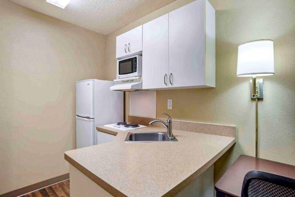 Foto van 1 Queensize Bed | Niet-roken, Keuken - Vakantiehuis in Huntsville AL - Facilities