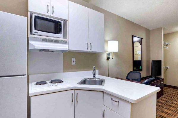 Foto van 1 Queensize Bed | Mobil Access Tub Nsmk-keuken - Vakantiehuis in Huntsville AL - Kitchen