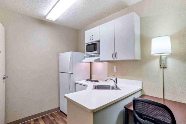 Foto van 1 Queensize Bed | Mobil Access Tub Nsmk-keuken - Vakantiehuis in Huntsville AL - Kitchen