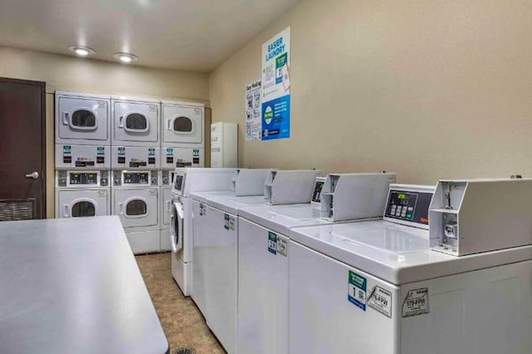 Foto van 1 Tweepersoonsbed | Ada/bad/niet-roken/keuken - Vakantiehuis in Bossier City - Facilities