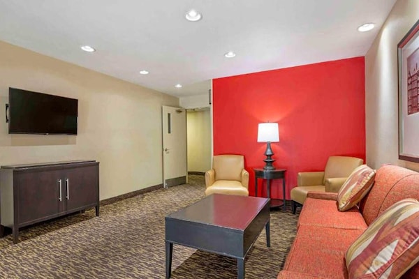 Foto van 1 Queensize Bed | Suite, Niet-roken, Keuken - Vakantiehuis in Indianapolis IN - Facilities