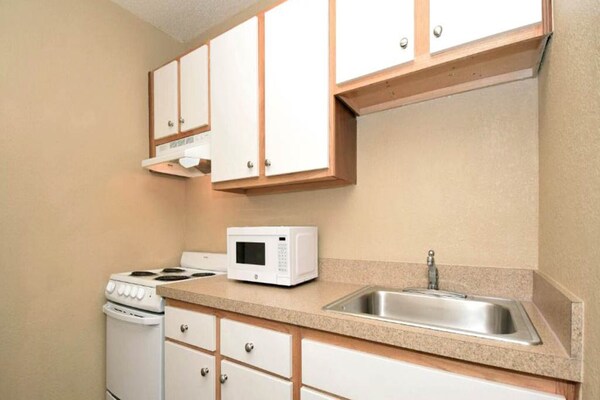 Foto van 1 Queensize Bed | Niet-roken, Keuken - Vakantiehuis in St. Louis MO - Kitchen