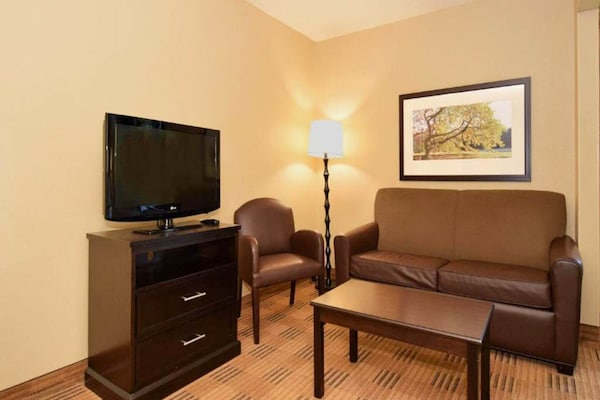 Foto van 1 Queensize Bed | Niet-roken, Keuken, Slaapbank - Vakantiehuis in St. Louis MO - Facilities