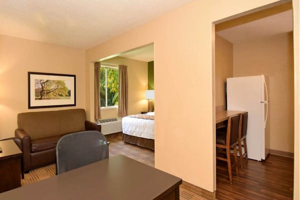 Foto van 1 Queensize Bed | Niet-roken, Keuken, Slaapbank - Vakantiehuis in St. Louis MO - Facilities