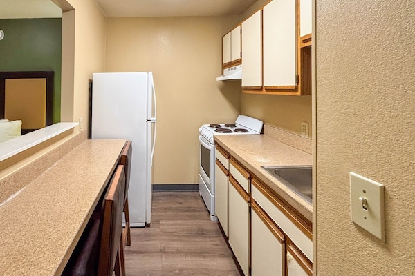 Foto van 1 Queensize Bed | Niet-roken, Magnetronkoelkast - Vakantiehuis in Greenville SC - Kitchen