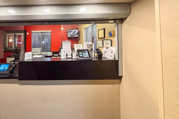 Foto van 1 Queensize Bed | Mob Acc Tub Ste Nsmk Sb Micfri - Vakantiehuis in Greenville SC - Facilities