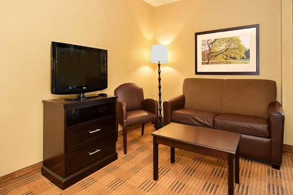 Foto van 1 Queensize Bed | Mob Acc Tub Ste Nsmk Sb Micfri - Vakantiehuis in Greenville SC - Facilities
