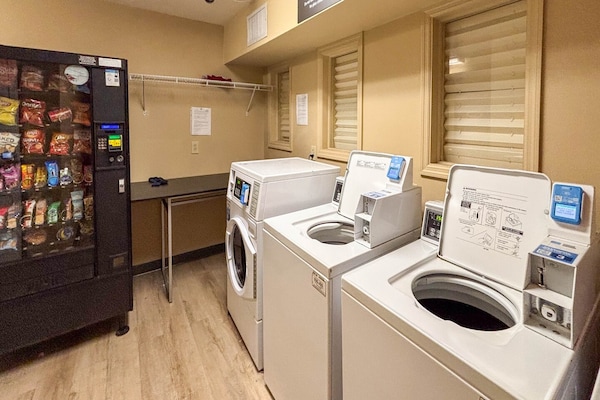 Foto van 1 Queensize Bed | Niet-roken, Magnetron, Slaapbank - Facilities
