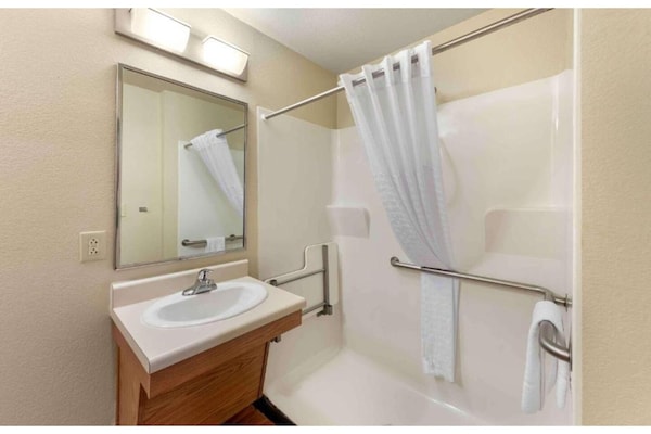 Foto van Ontspannende studio 6 Pelham | 1 tweepersoonsbed, NSMK | Keuken - BathRoom