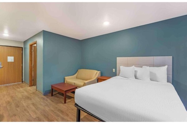Foto van Studio 6 Little Rock | Queensize bed, slaapbank, NSMK | Keuken - BedRoom