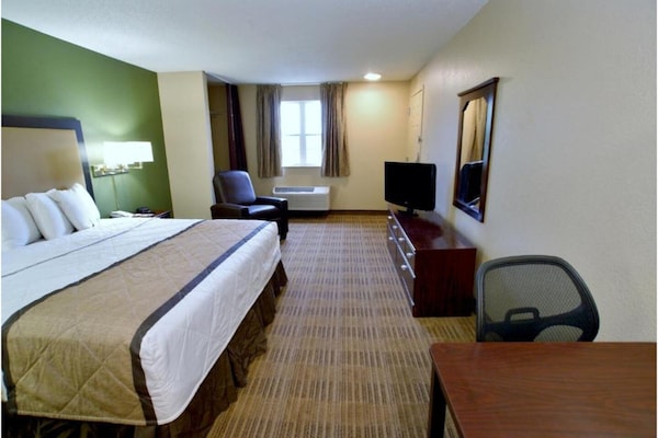Foto van 1 Kingsize Bed | Mob Acc Ri Shwr Ste Nsmk Ktchn - Vakantiehuis in Sacramento CA - BedRoom