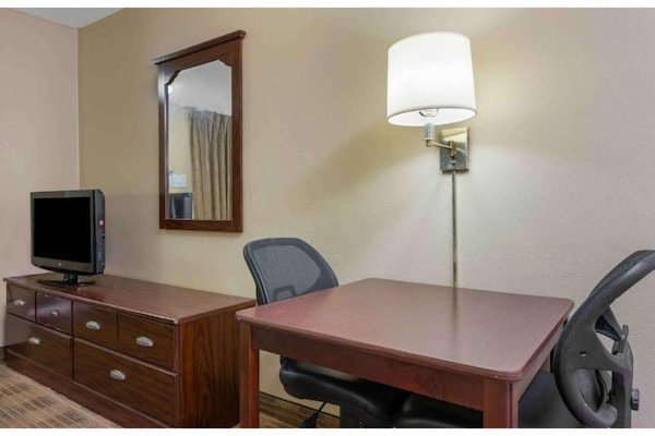 Foto van 1 Kingsize Bed | Mob Acc Ri Shwr Ste Nsmk Ktchn - Vakantiehuis in Sacramento CA - Facilities