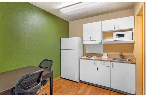Foto van 1 Kingsize Bed | Niet-roken, Keuken, Douche - Vakantiehuis in Sacramento CA - Kitchen